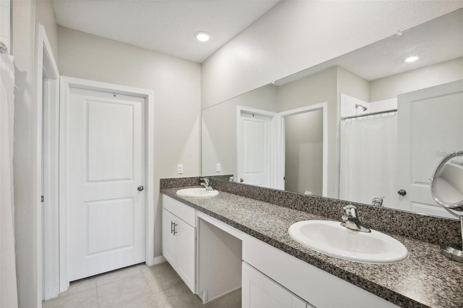 Single Family Residence at 13721 SEA BRIDGE DR, HUDSON, photo 17 of 36