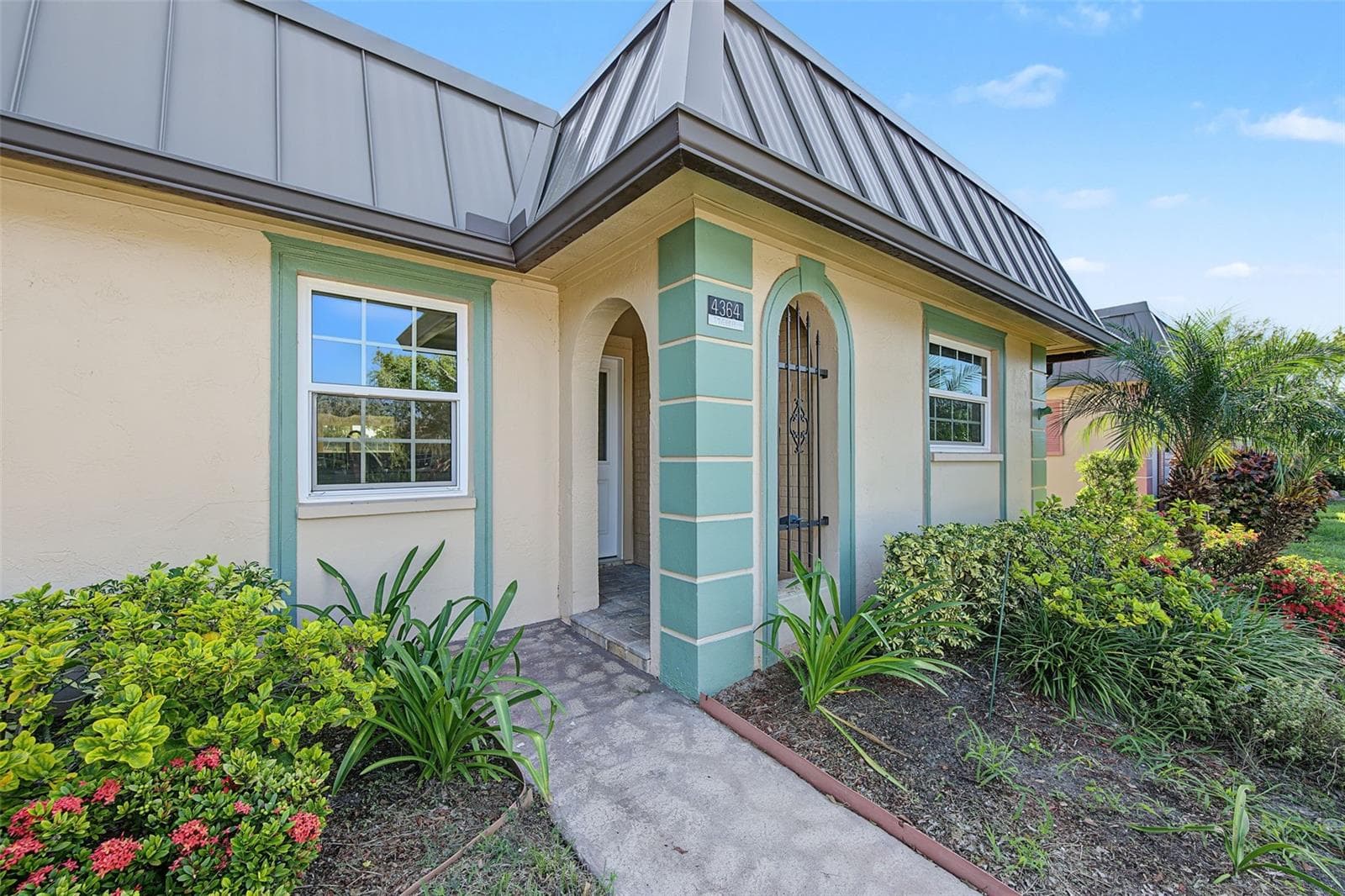 Covered Front Entrance - 4364 SUMMERSUN DR, NEW PORT RICHEY