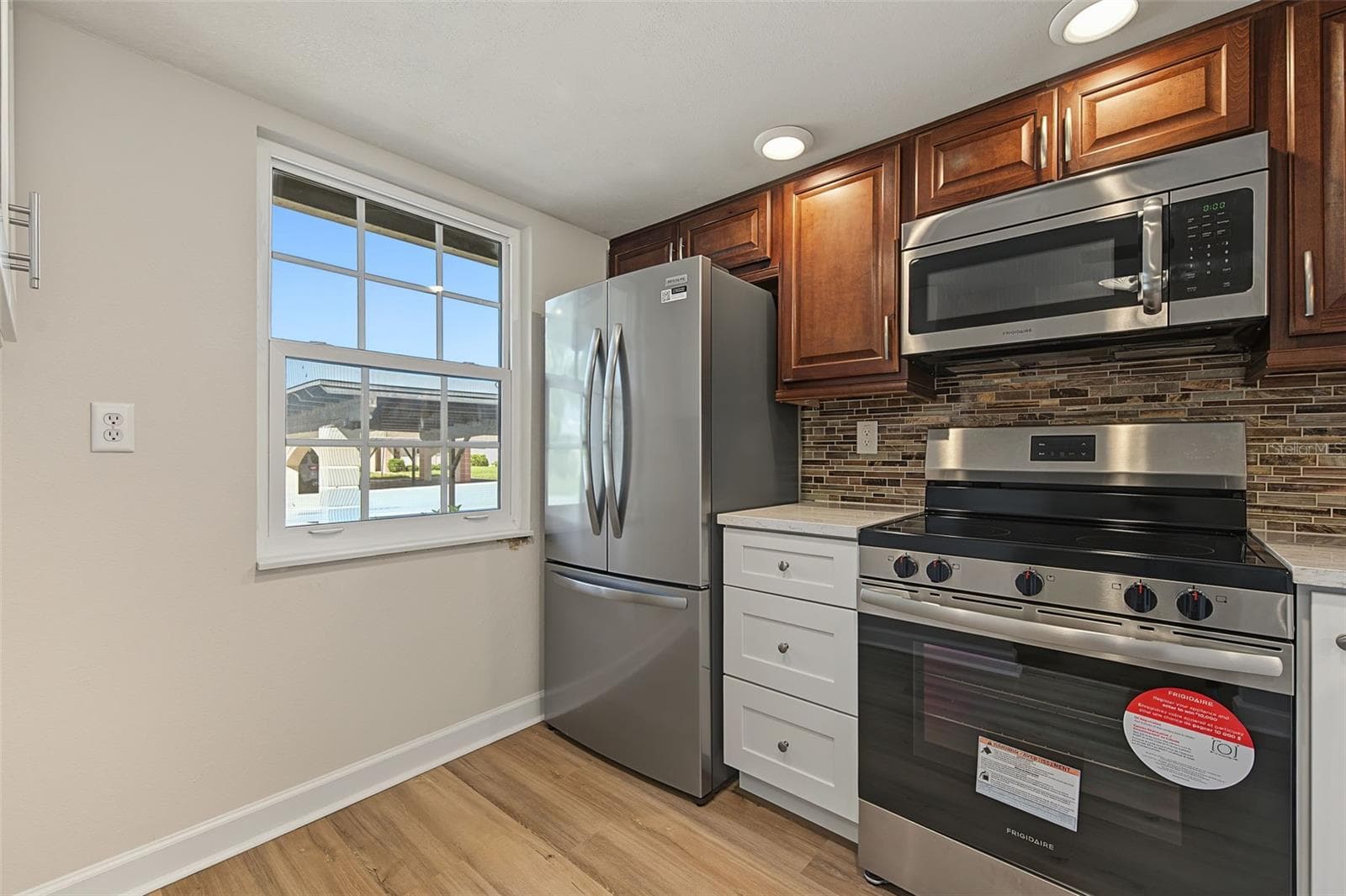 Stainless Steel Appliances - 4364 SUMMERSUN DR, NEW PORT RICHEY