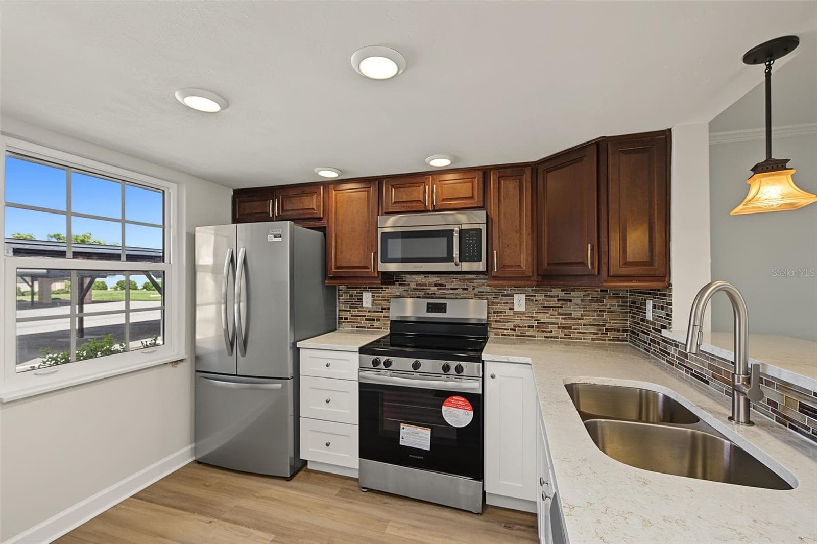 Updated Kitchen - 4364 SUMMERSUN DR, NEW PORT RICHEY