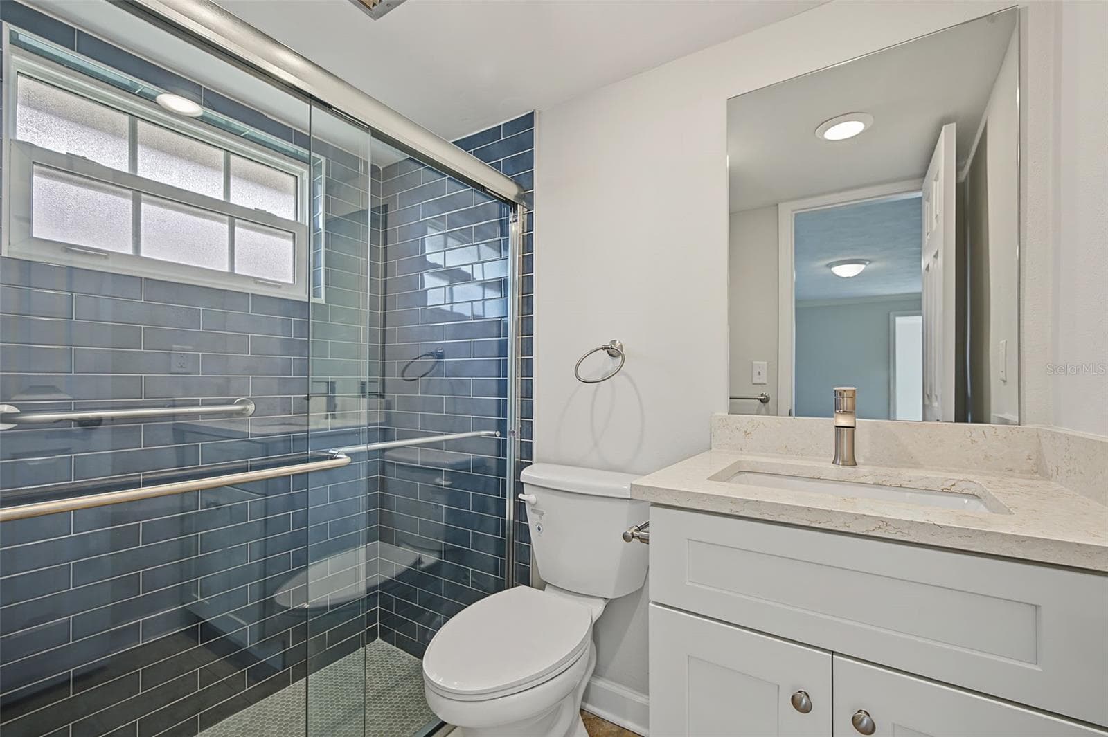 Primary Suite Bathroom - 4364 SUMMERSUN DR, NEW PORT RICHEY