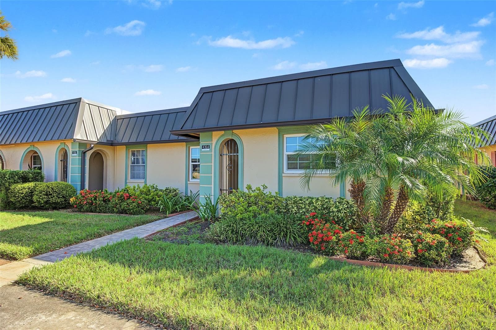 End unit - 4364 SUMMERSUN DR, NEW PORT RICHEY