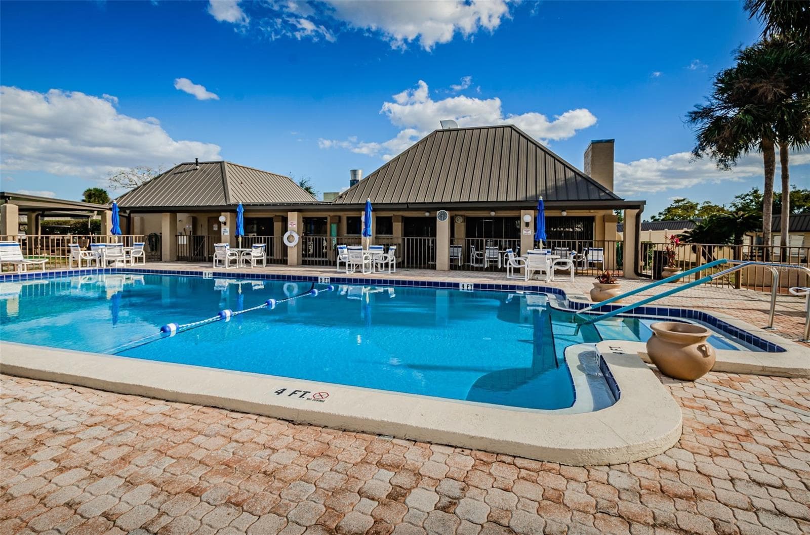 Community Pool - 4364 SUMMERSUN DR, NEW PORT RICHEY