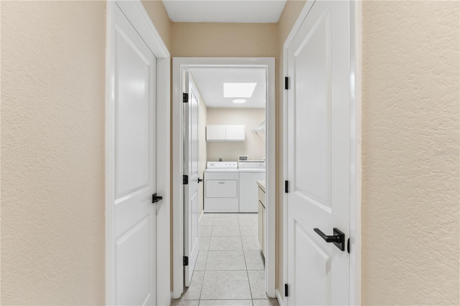 LANDRY INSIDE NEXT TO GARAGE!! - 1478 NAVIGATOR RD, PUNTA GORDA