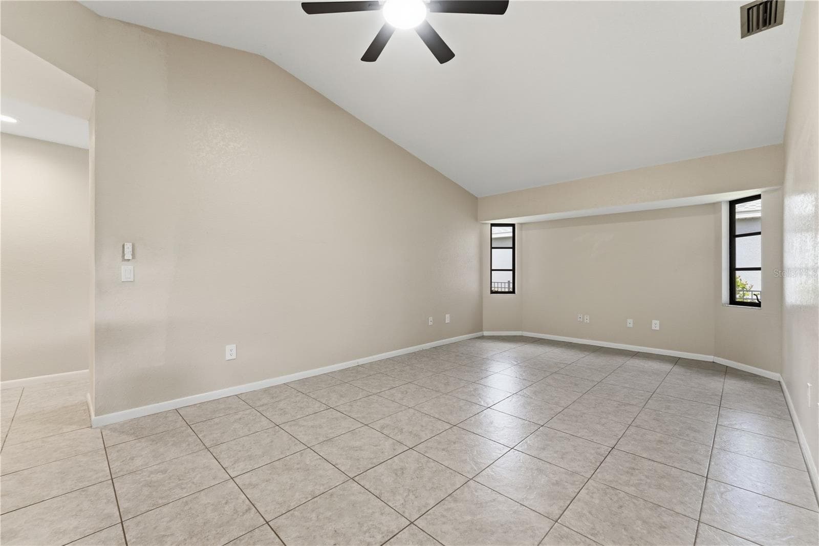 LARGE FAMILY ROOM - 1478 NAVIGATOR RD, PUNTA GORDA