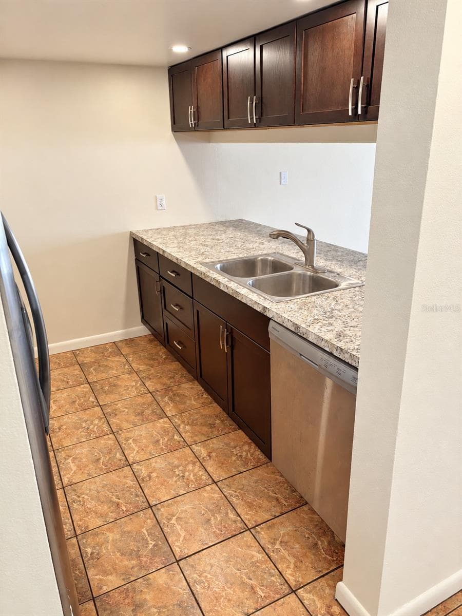 Kitchen - 5820 N CHURCH AVE #251, TAMPA