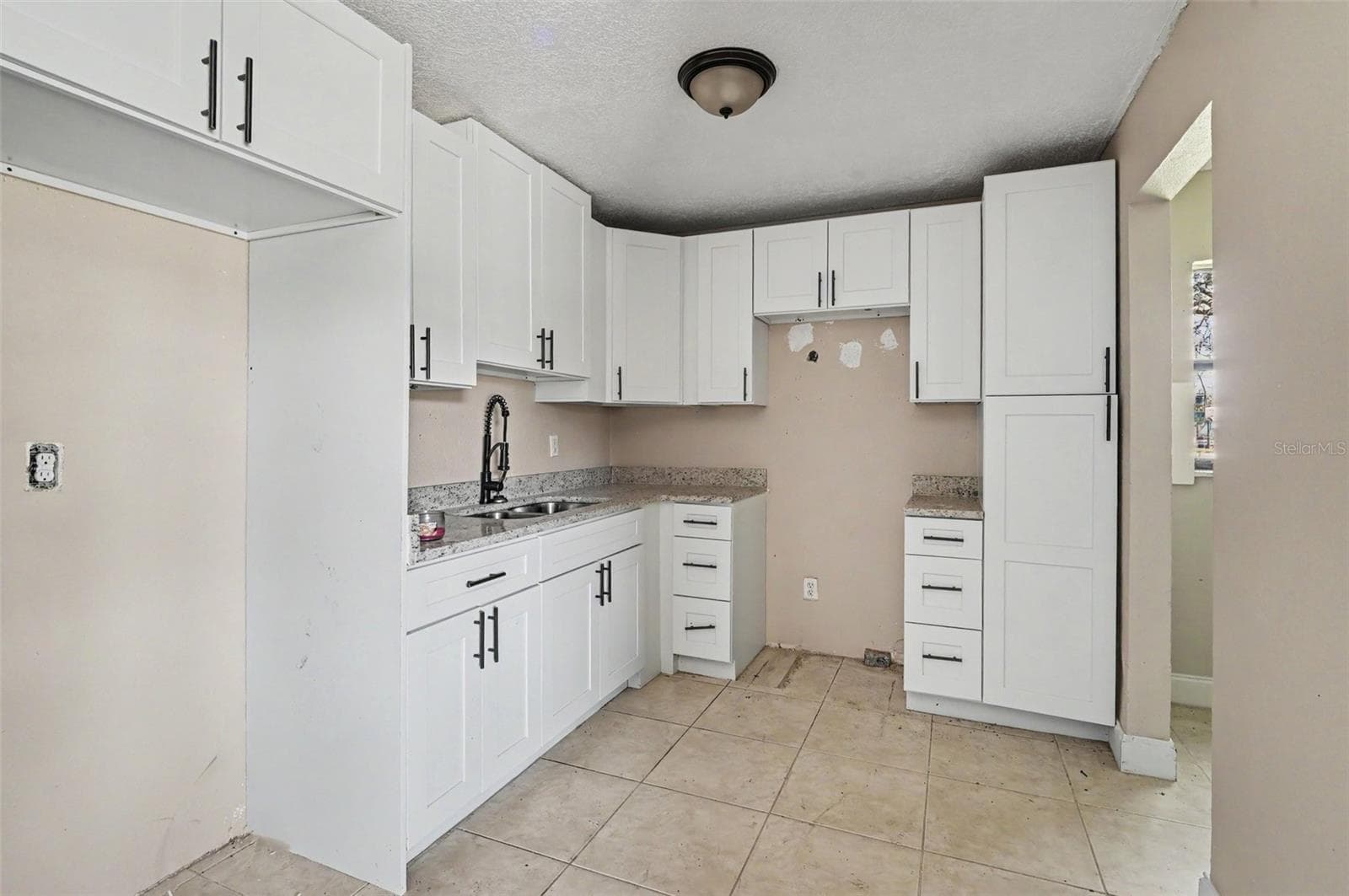 Single Family Residence at 425 WALNUT ST, DAYTONA BEACH, photo 8 of 22