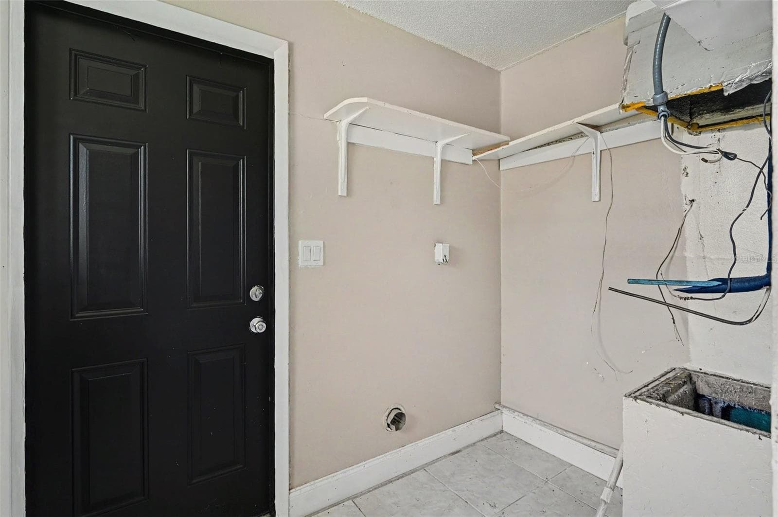 Single Family Residence at 425 WALNUT ST, DAYTONA BEACH, photo 9 of 22