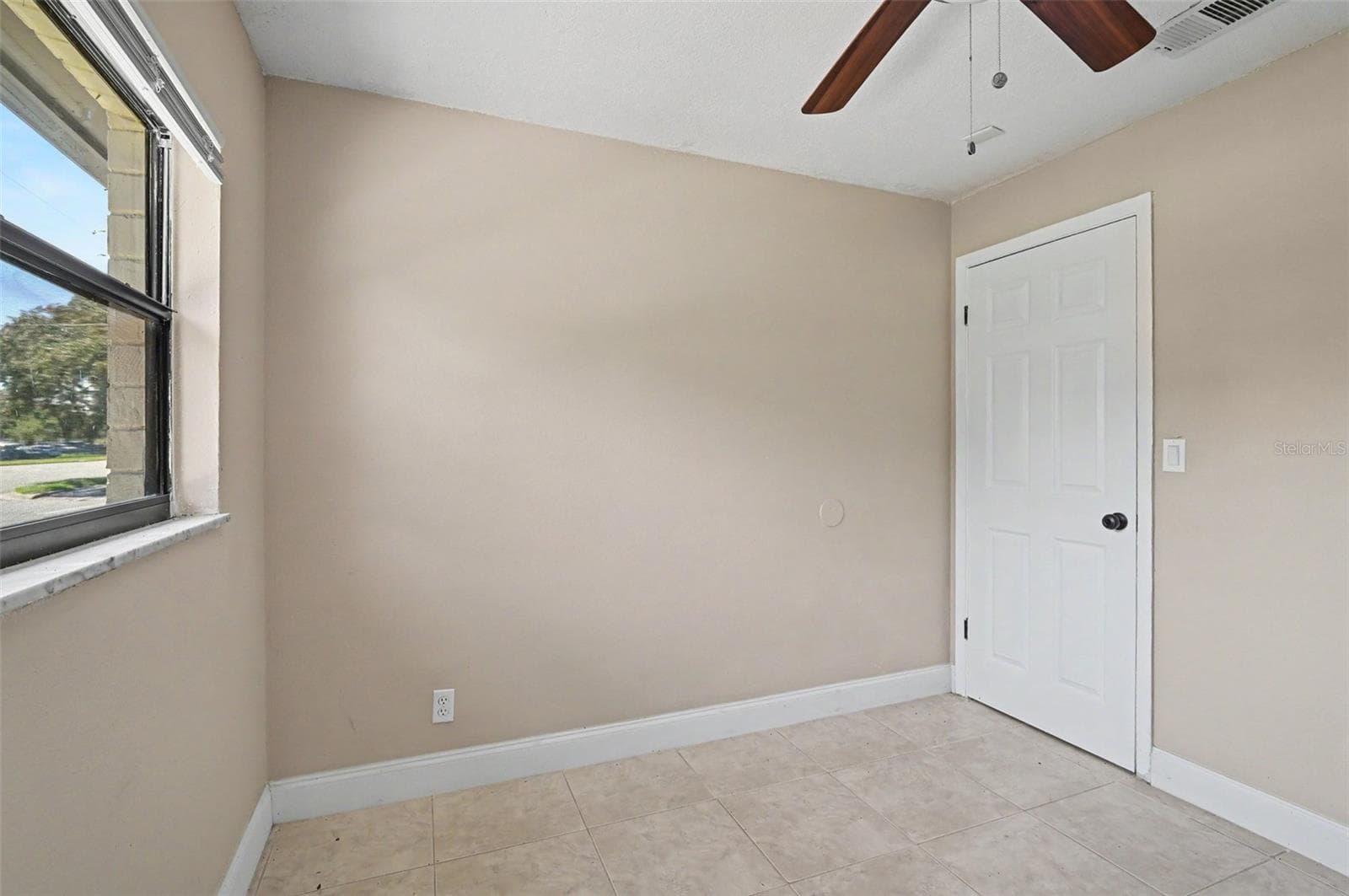 Single Family Residence at 425 WALNUT ST, DAYTONA BEACH, photo 14 of 22