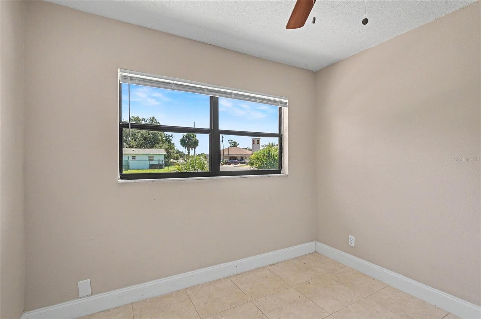 Single Family Residence at 425 WALNUT ST, DAYTONA BEACH, photo 16 of 22