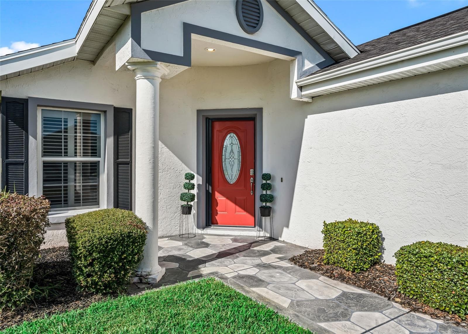 Villa Model. No yard work.. HOA Ammenity and landscape fee. 288/mo. - 17864 SE 115TH CT, SUMMERFIELD