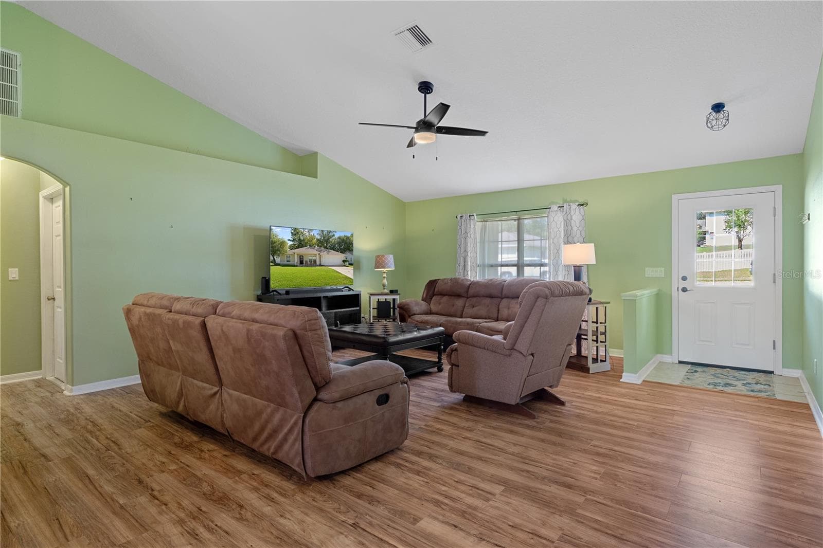 Single Family Residence at 513 OAKHILL CT, BROOKSVILLE, photo 12 of 32