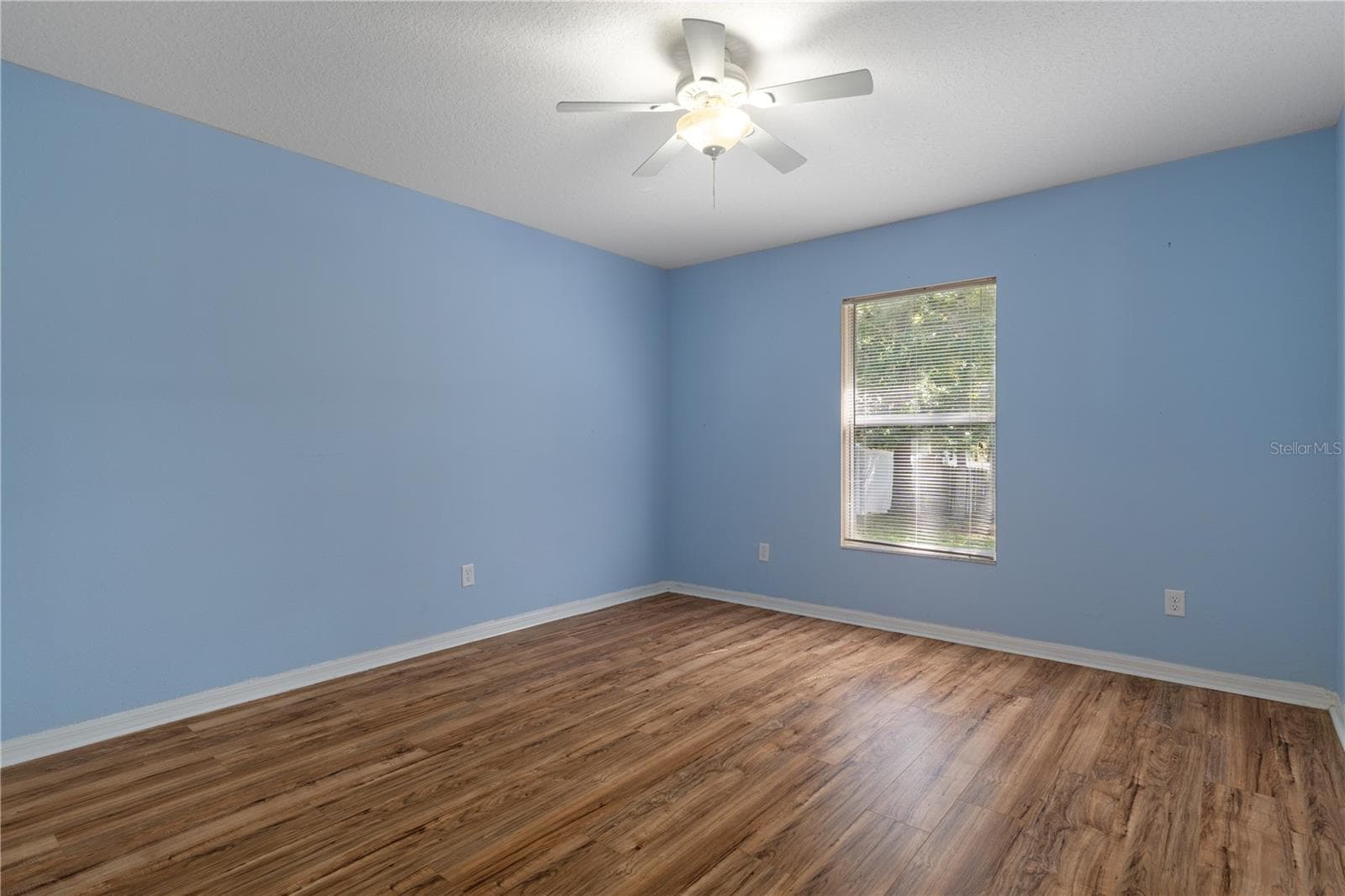 bedroom 2 - 513 OAKHILL CT, BROOKSVILLE