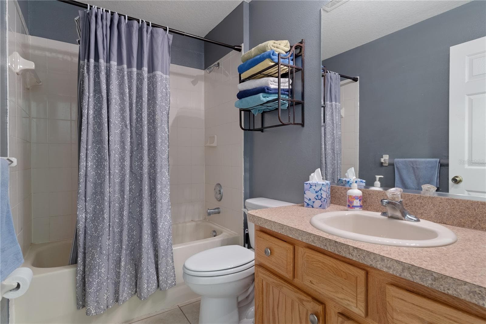 bathroom 2 - 513 OAKHILL CT, BROOKSVILLE