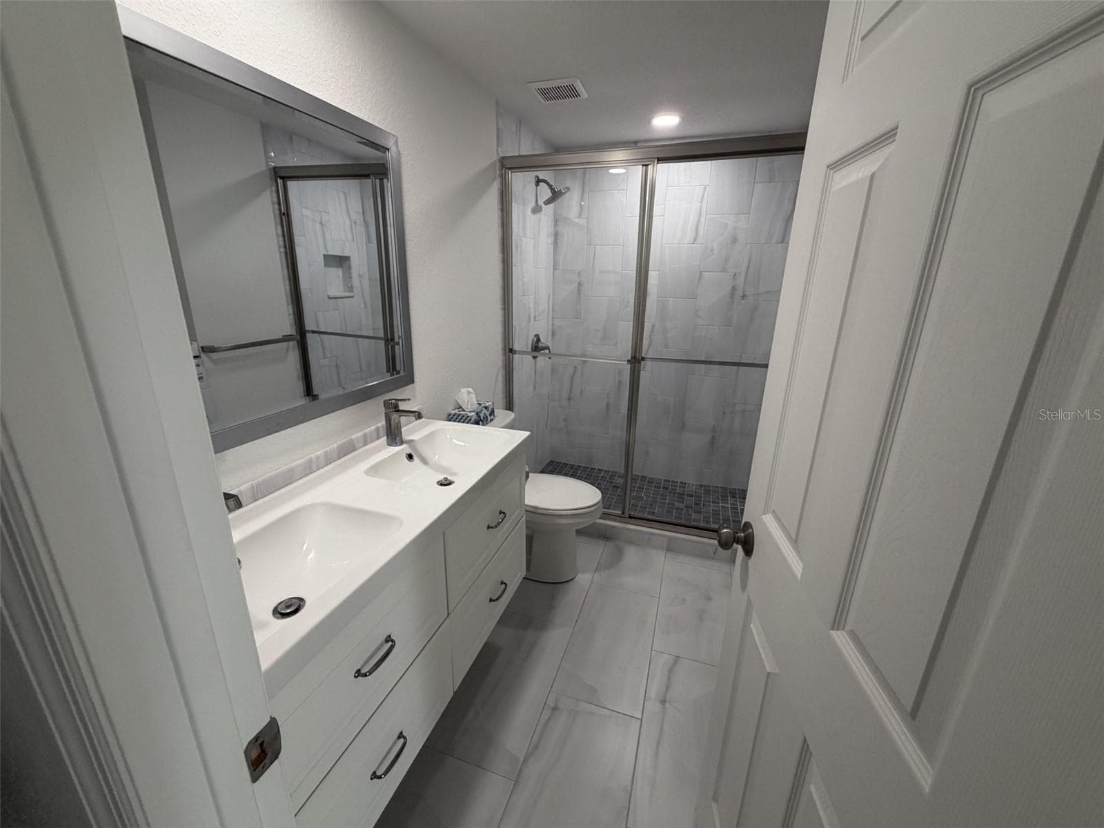 Single Family Residence at 648 COHEN WAY, SARASOTA, photo 20 of 35