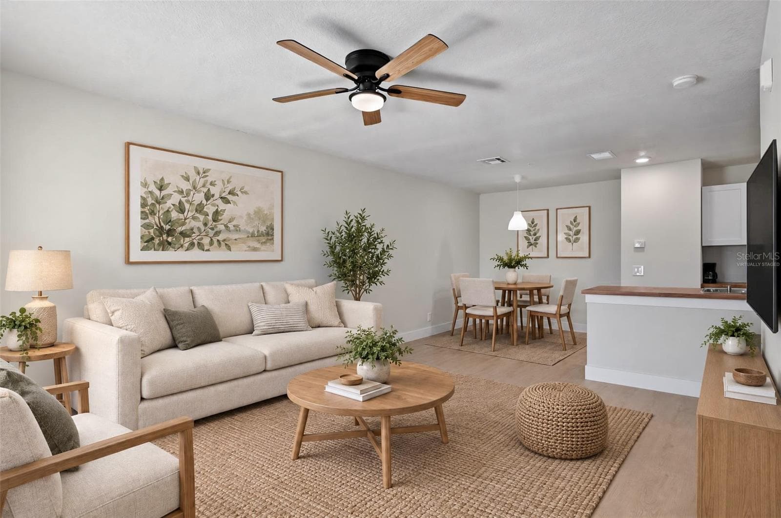 Virtually Staged - 3024 PARKWAY BLVD #304, KISSIMMEE