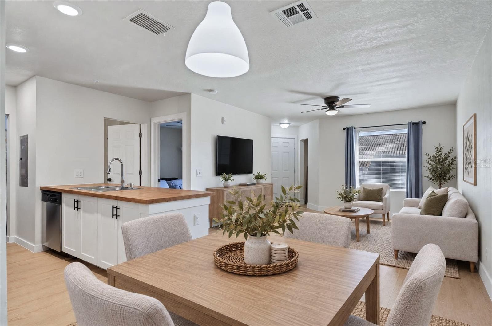 Virtually Staged - 3024 PARKWAY BLVD #304, KISSIMMEE