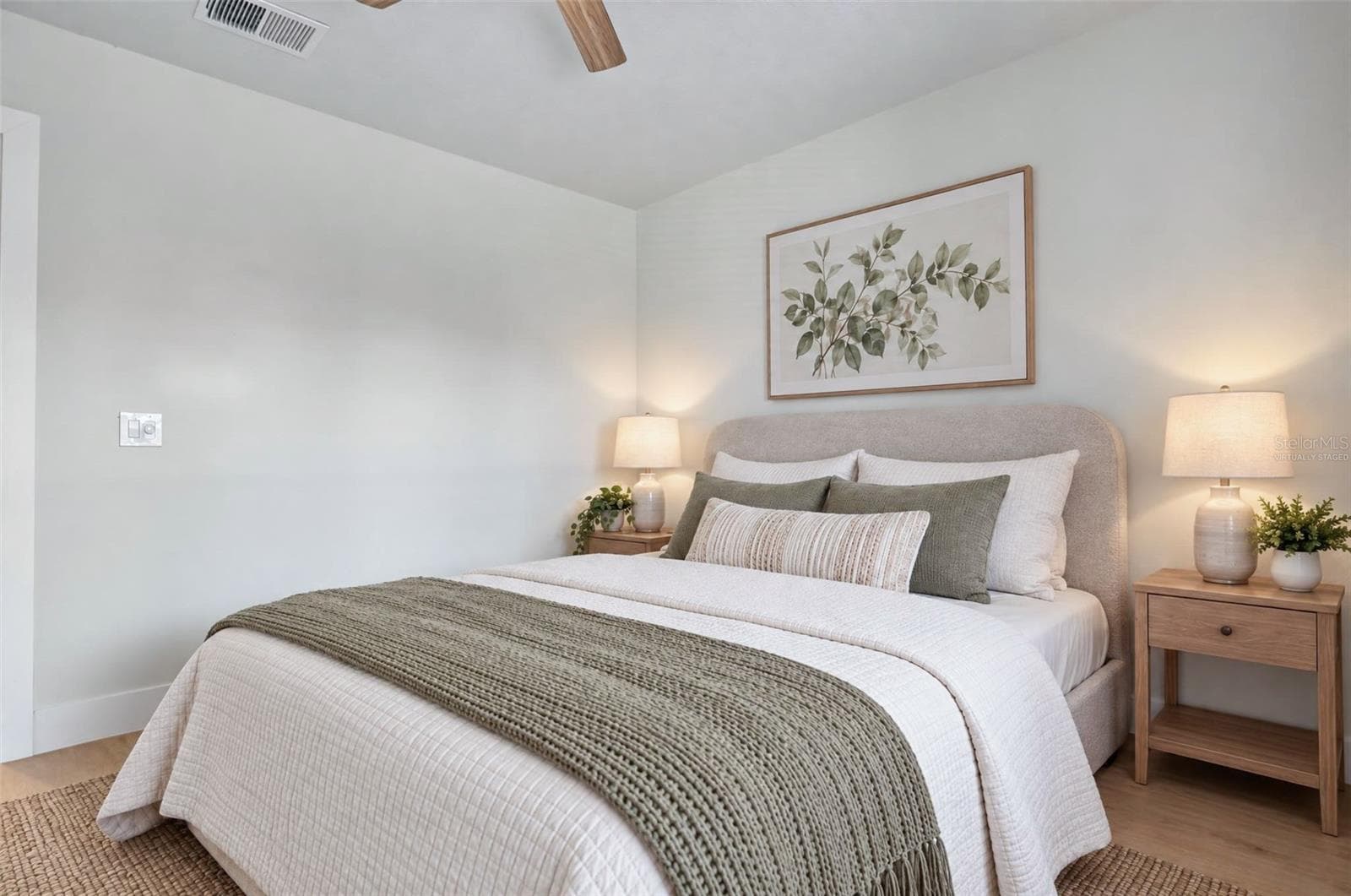 Virtually Staged - 3024 PARKWAY BLVD #304, KISSIMMEE