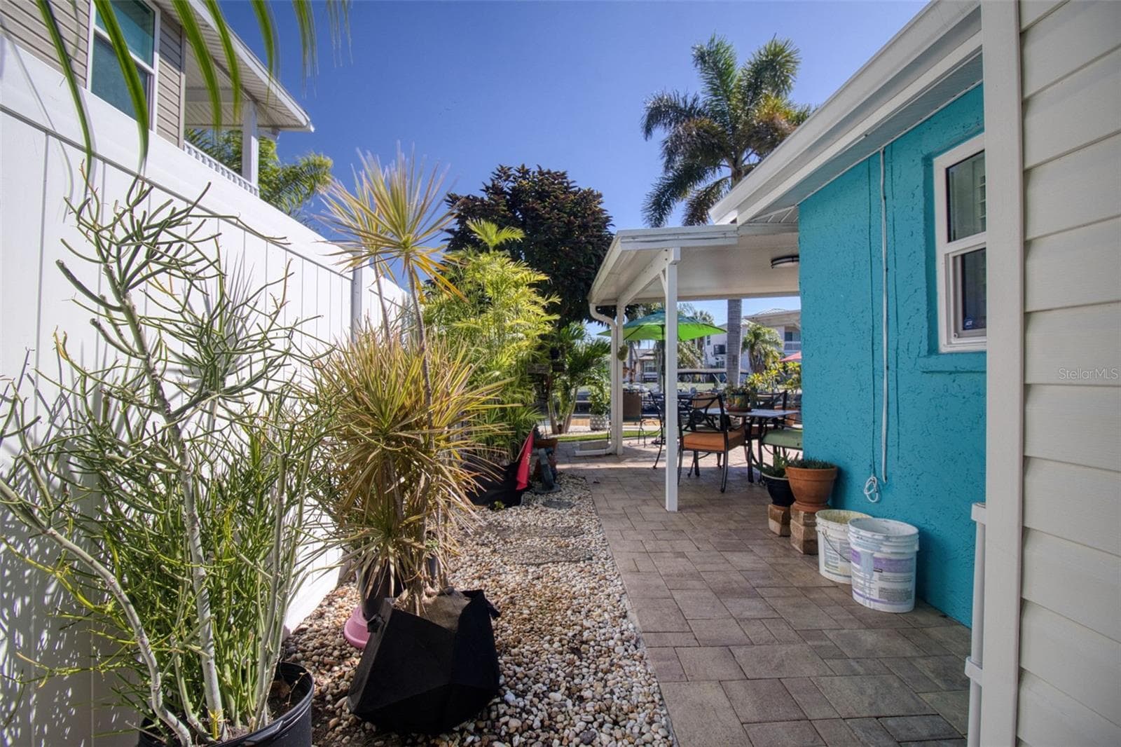 side yard - 13734 SAN JUAN AVE, HUDSON
