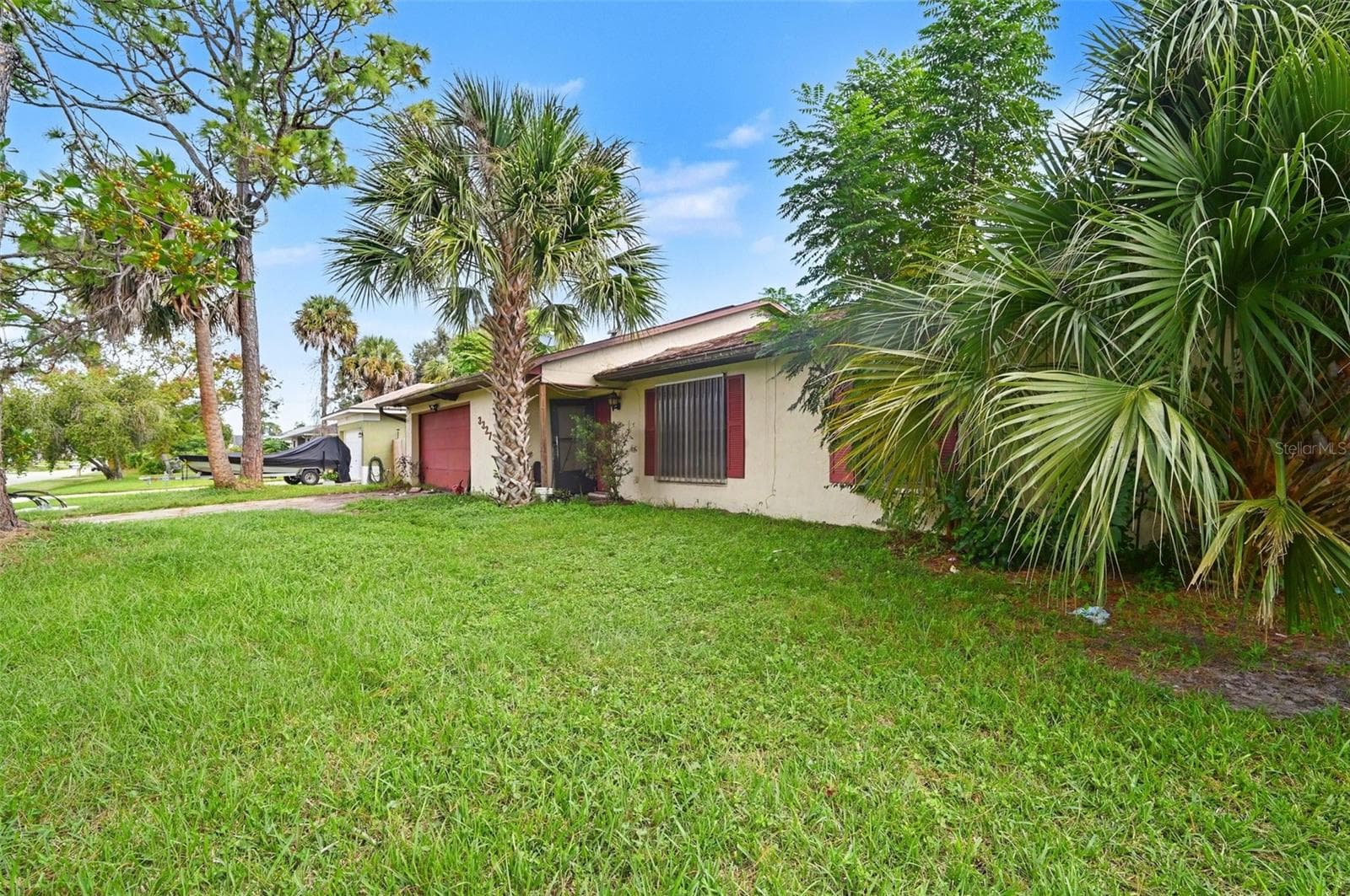 Single Family Residence at 3327 VICTORY PALM DR, EDGEWATER, photo 3 of 10