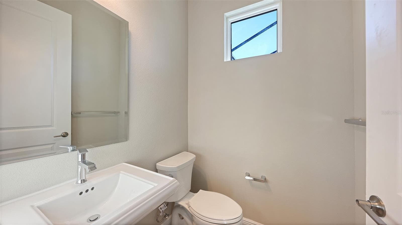 Single Family Residence at 10130 CRYSTAL ISLES CIR, SARASOTA, photo 28 of 48