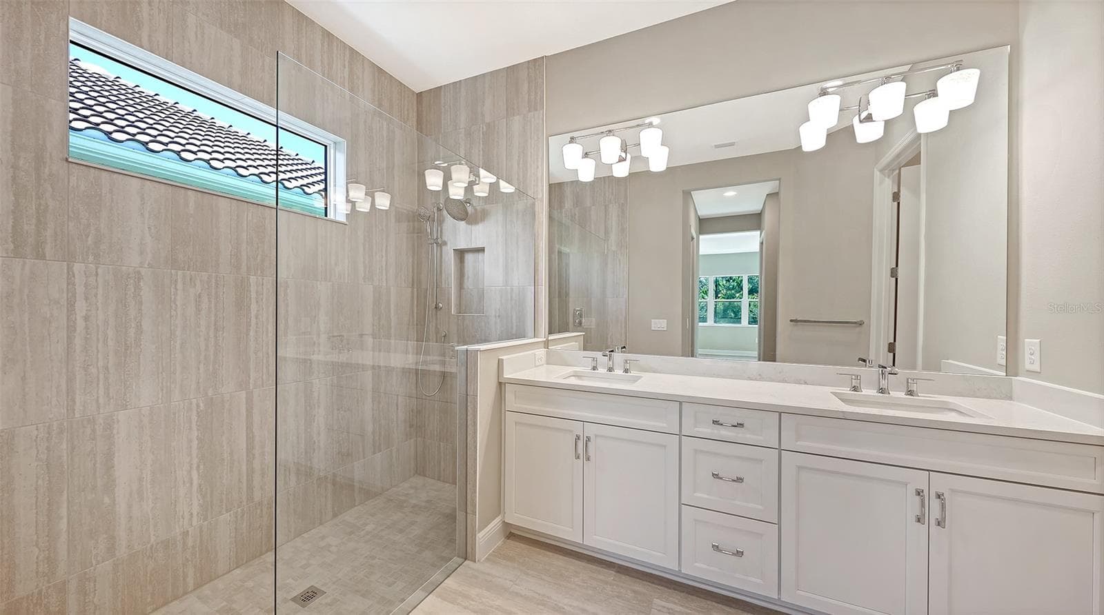 Single Family Residence at 10130 CRYSTAL ISLES CIR, SARASOTA, photo 32 of 48