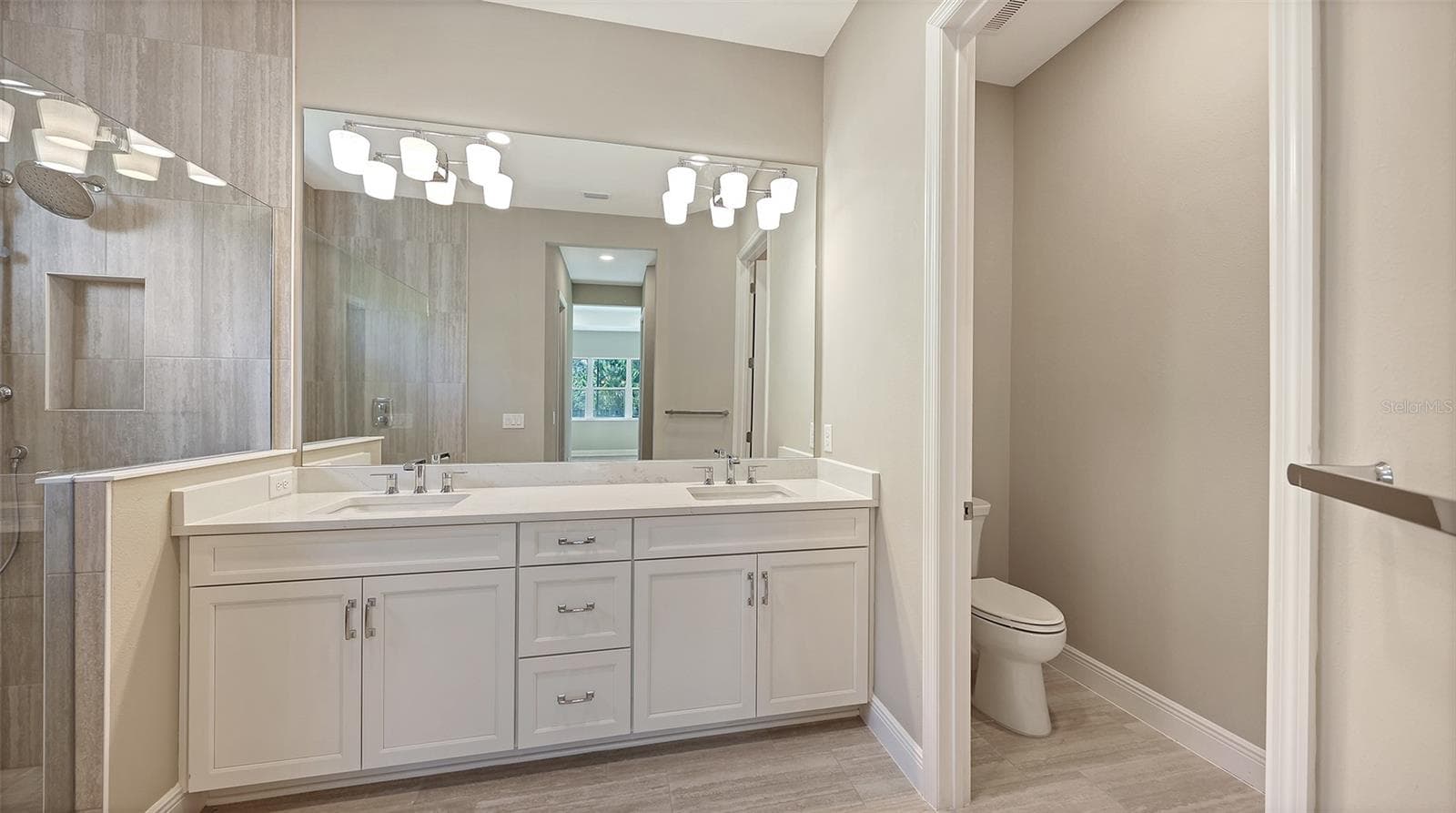 Single Family Residence at 10130 CRYSTAL ISLES CIR, SARASOTA, photo 33 of 48