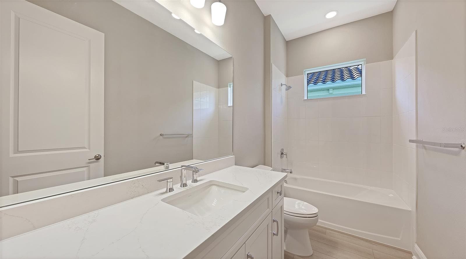 Single Family Residence at 10130 CRYSTAL ISLES CIR, SARASOTA, photo 36 of 48