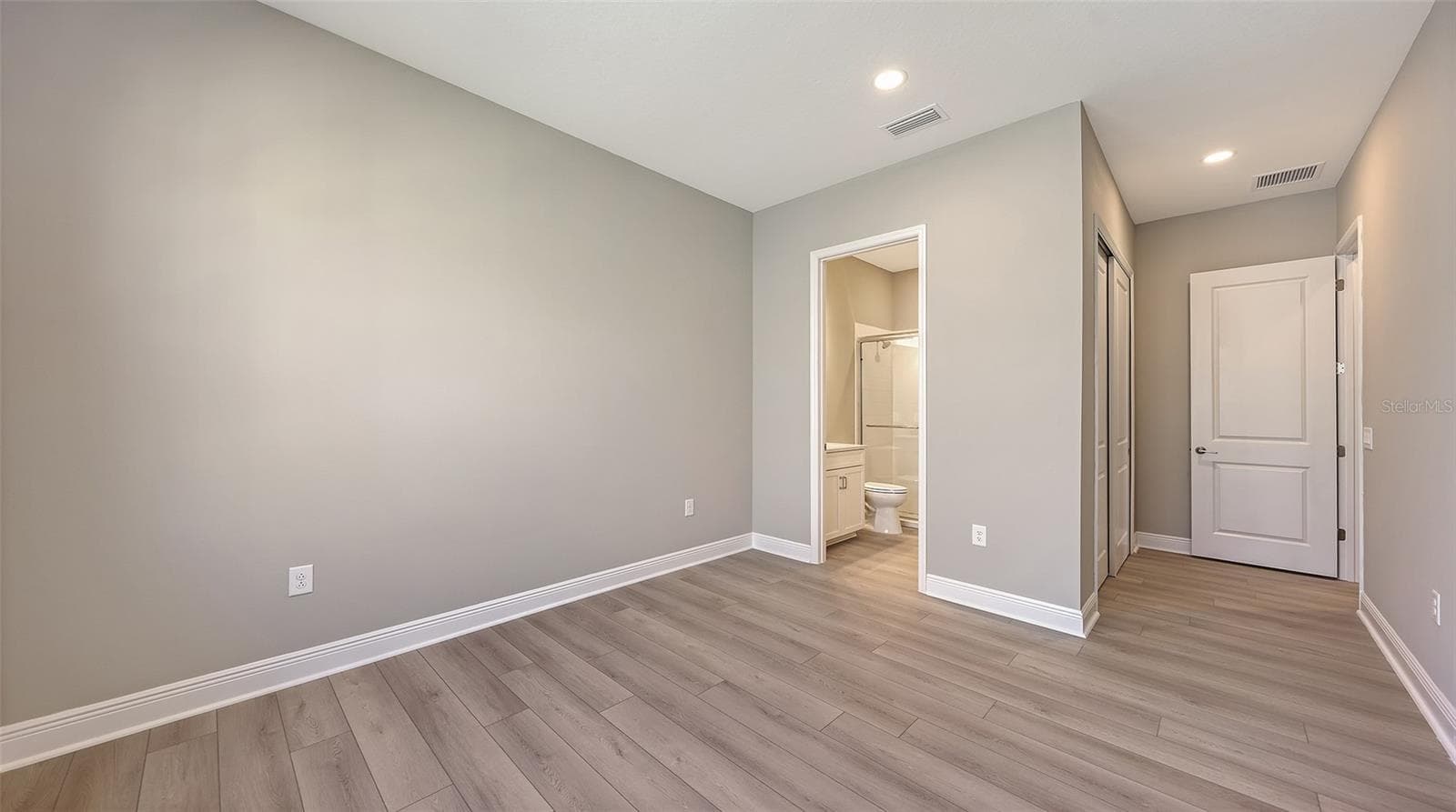 Single Family Residence at 10130 CRYSTAL ISLES CIR, SARASOTA, photo 37 of 48