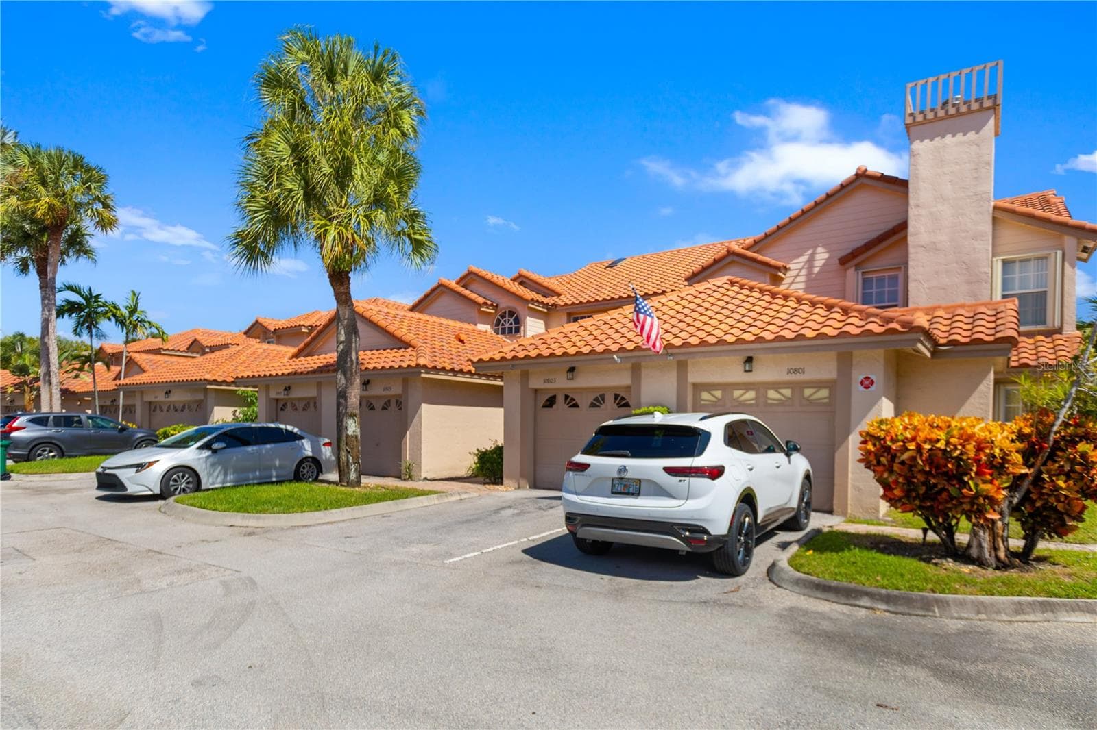 Townhouse at 10803 CYPRESS GLEN DR, CORAL SPRINGS, photo 3 of 60