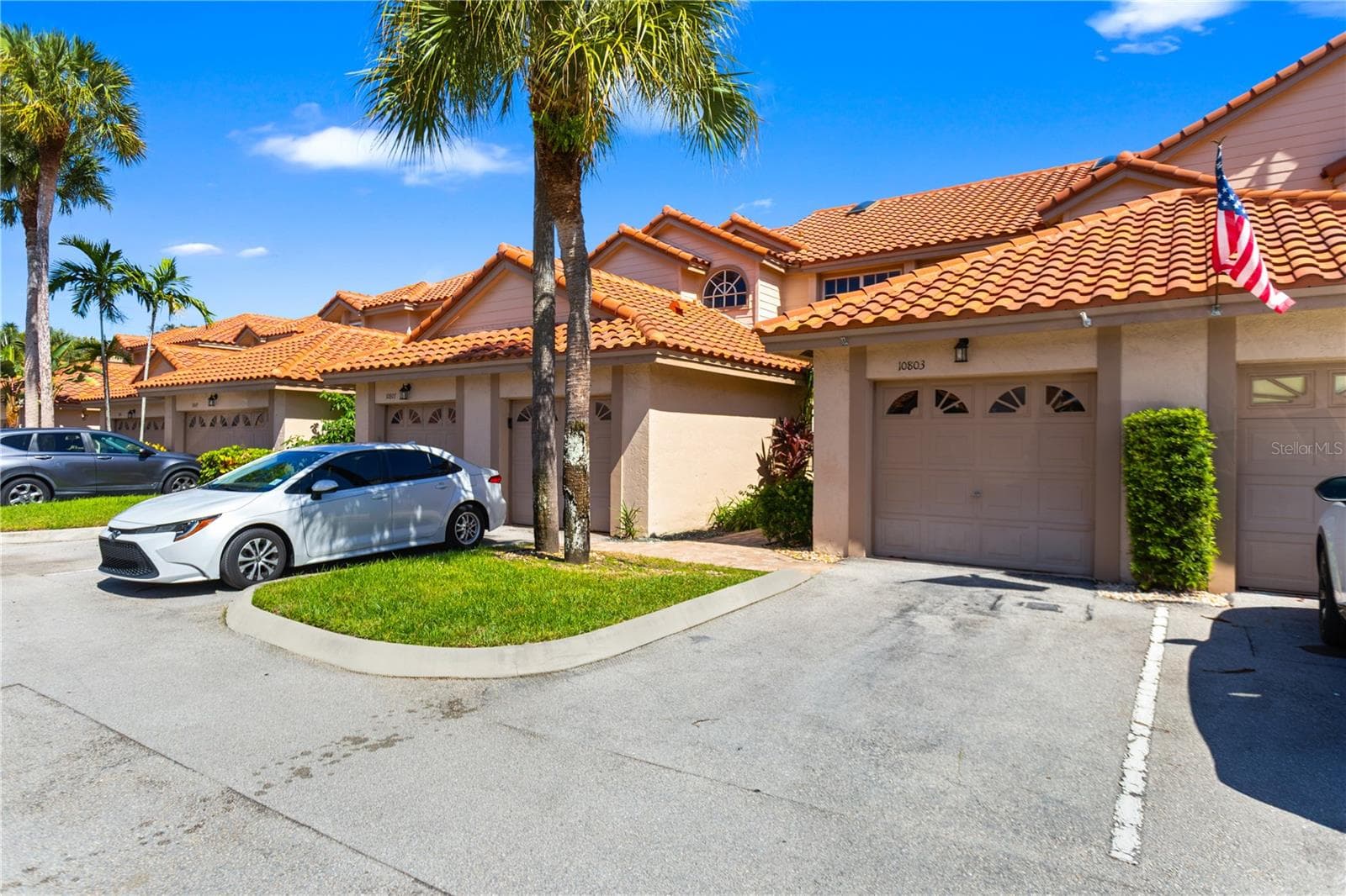 Townhouse at 10803 CYPRESS GLEN DR, CORAL SPRINGS, photo 4 of 60