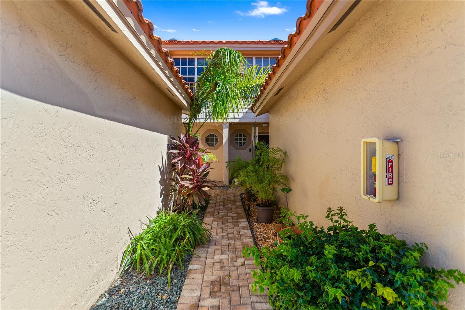 Townhouse at 10803 CYPRESS GLEN DR, CORAL SPRINGS, photo 5 of 60