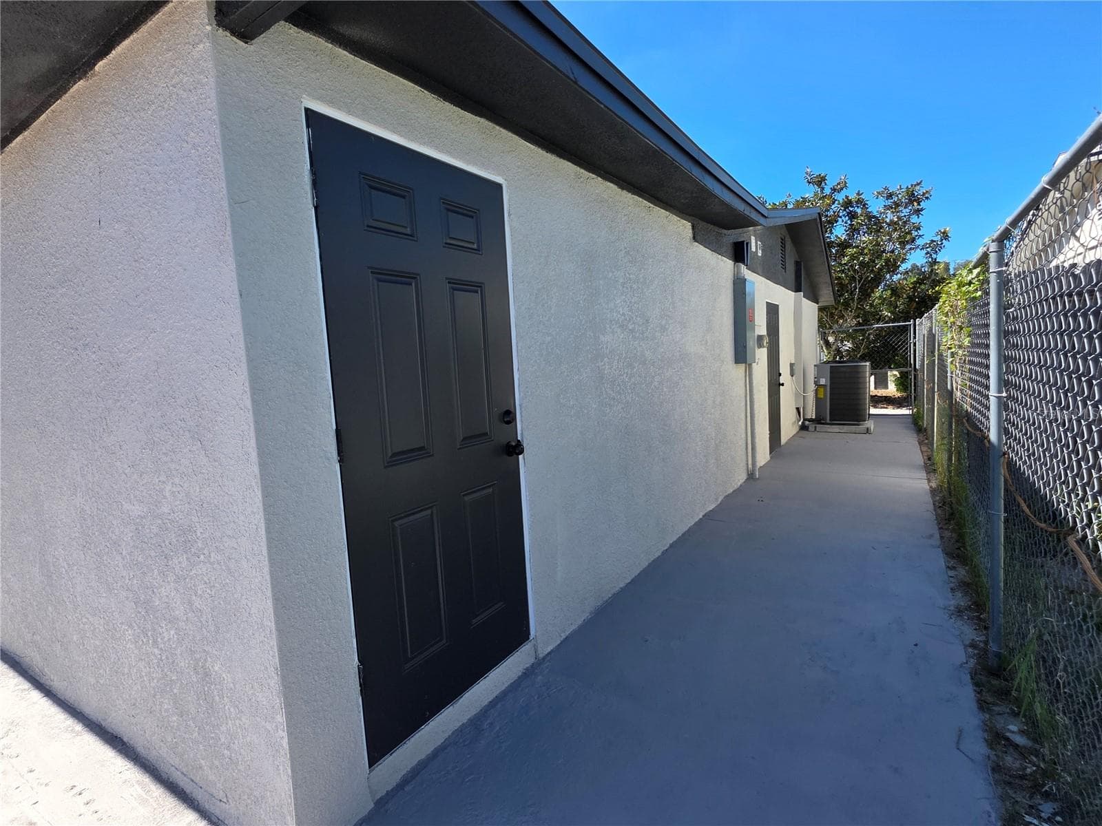 Single Family Residence at 2910 MATCHLOCK DR, HOLIDAY, photo 24 of 28