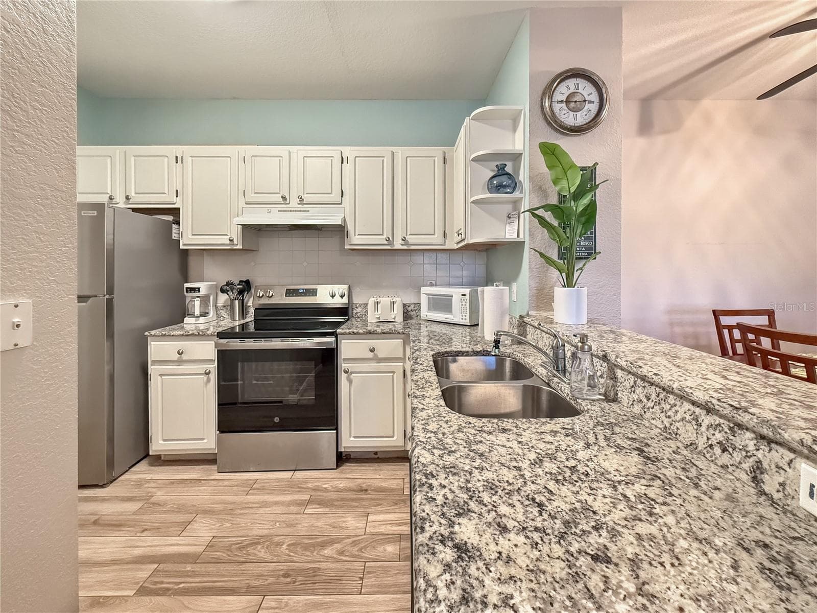 Kitchen - 8815 DUNES CT #105, KISSIMMEE