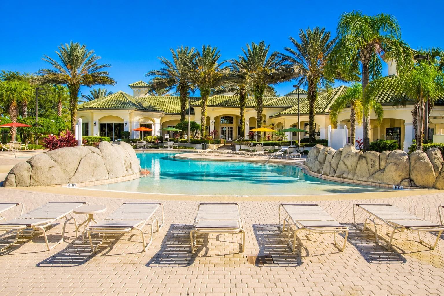Community pool - 8815 DUNES CT #105, KISSIMMEE