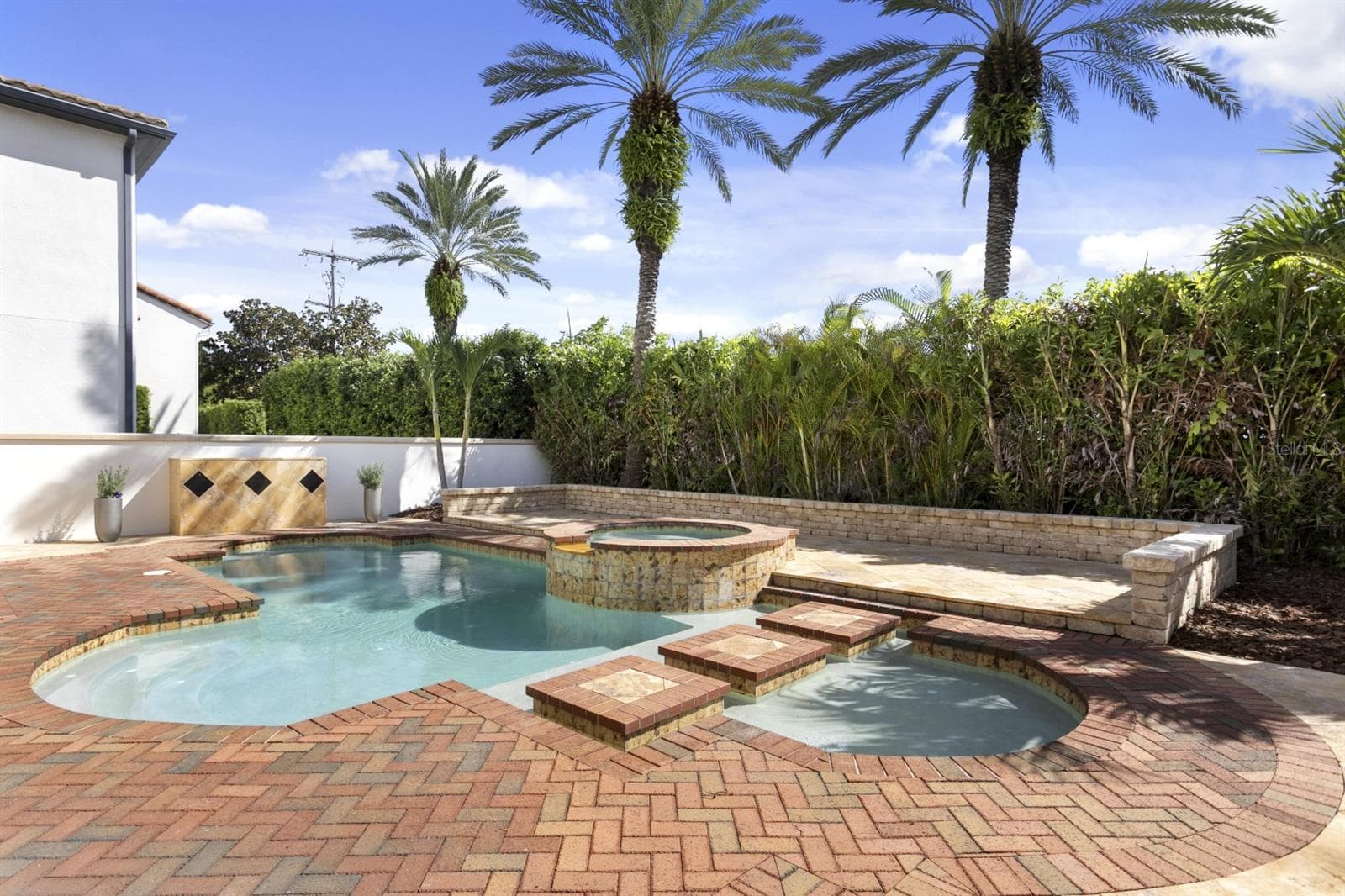 Single Family Residence at 6123 YEATS MANOR DR, TAMPA, photo 2 of 52