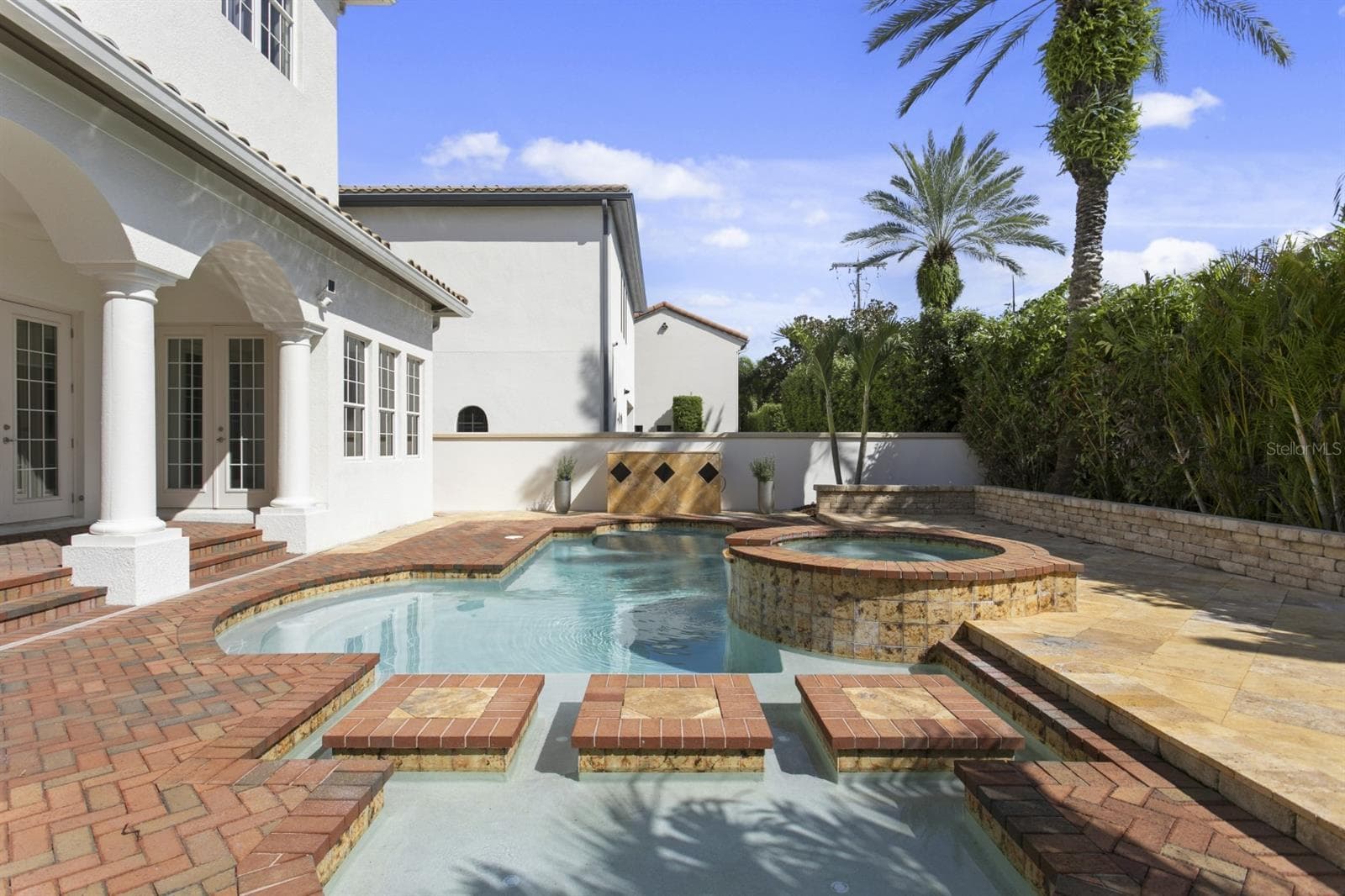 Single Family Residence at 6123 YEATS MANOR DR, TAMPA, photo 5 of 52