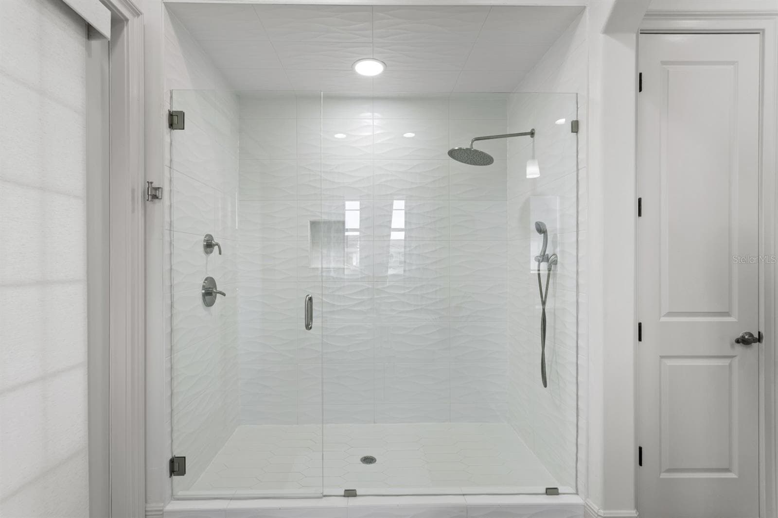 Single Family Residence at 6123 YEATS MANOR DR, TAMPA, photo 46 of 52