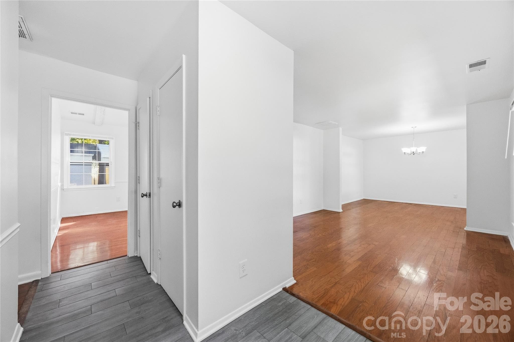 Single Family Residence at 6500 Woodfield Drive, Charlotte, photo 5 of 29