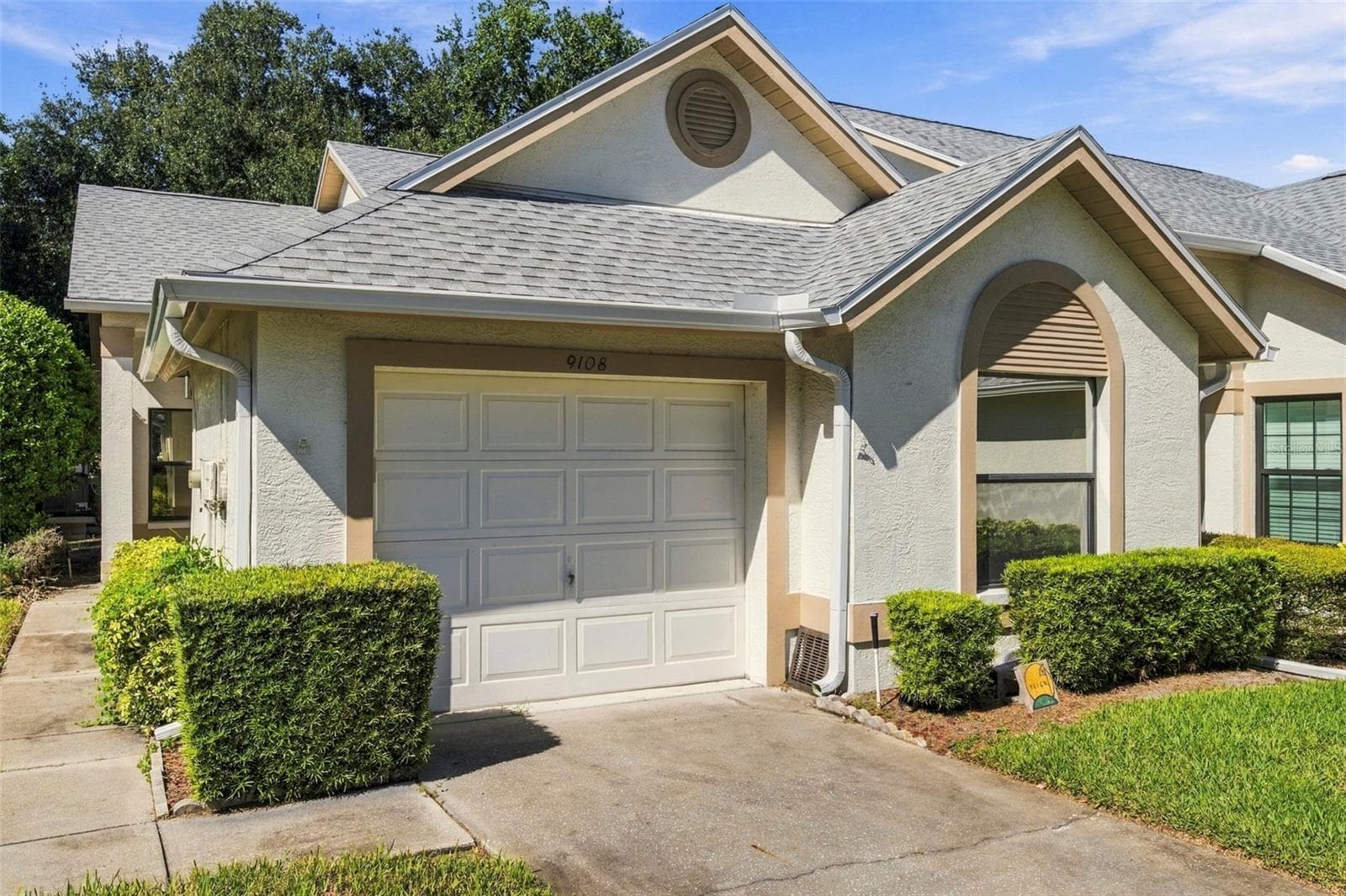 9108 BASSETT LN