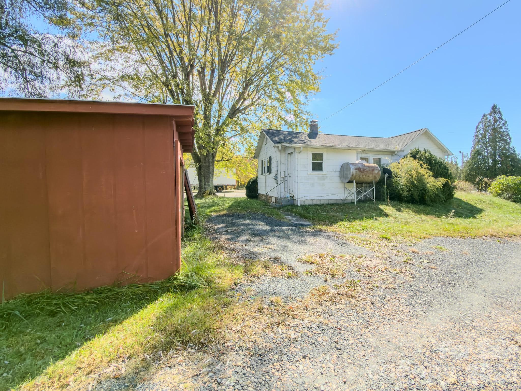 Single Family Residence at 40 Duncan Lane, Newland, photo 4 of 16
