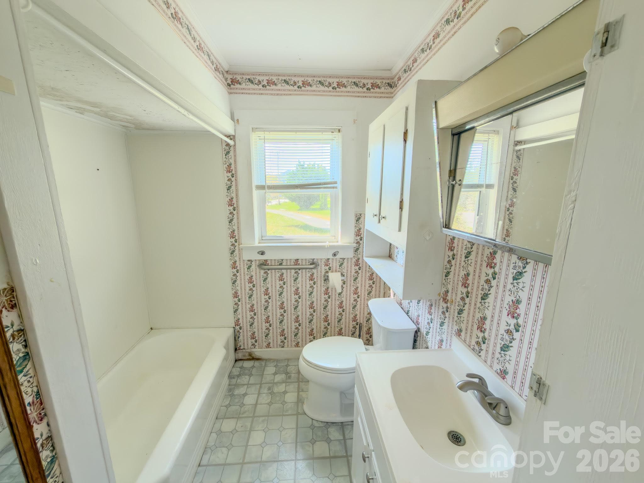 Single Family Residence at 40 Duncan Lane, Newland, photo 15 of 16
