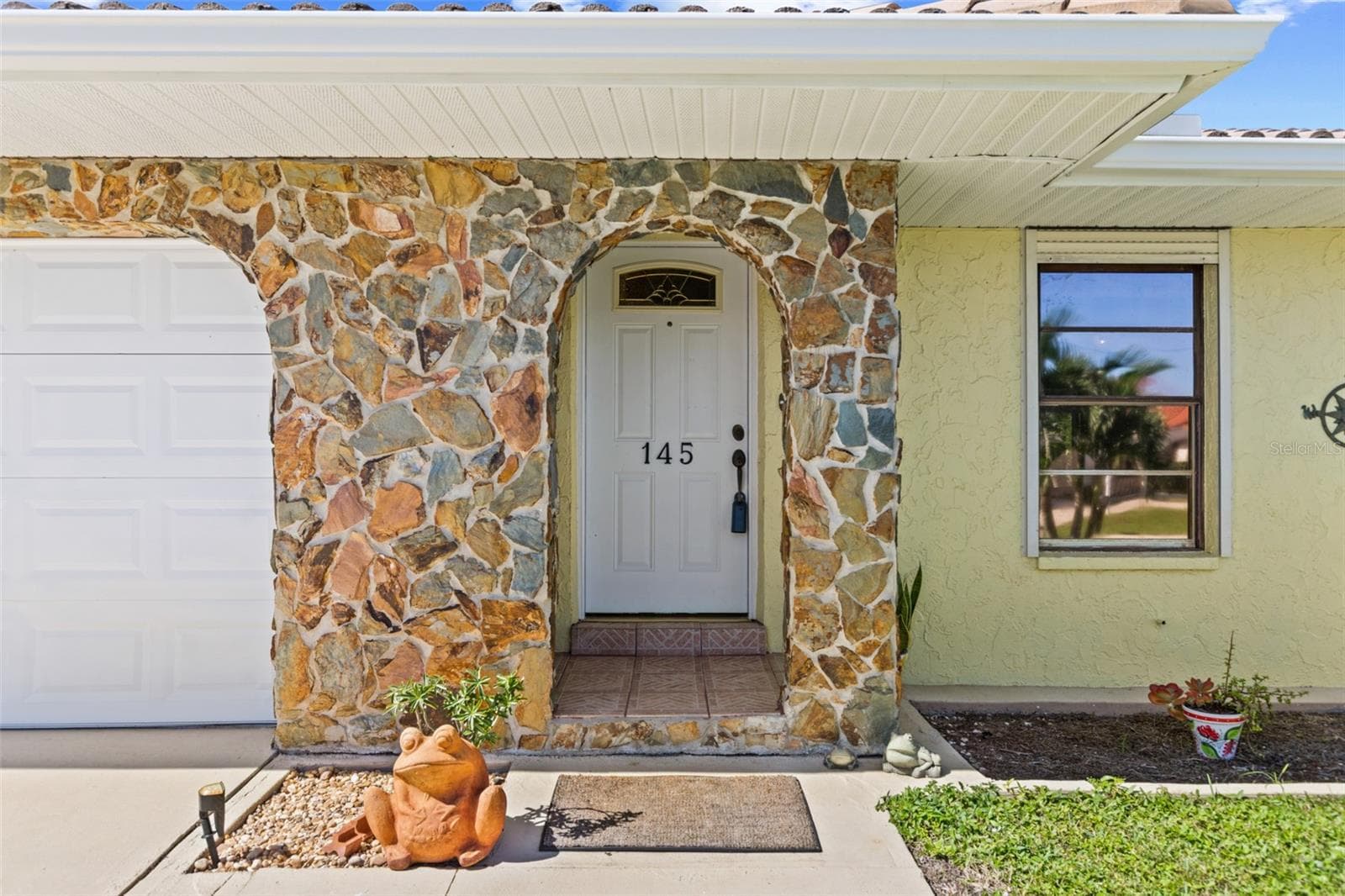 Single Family Residence at 145 BAYSHORE CT, PUNTA GORDA, photo 3 of 38