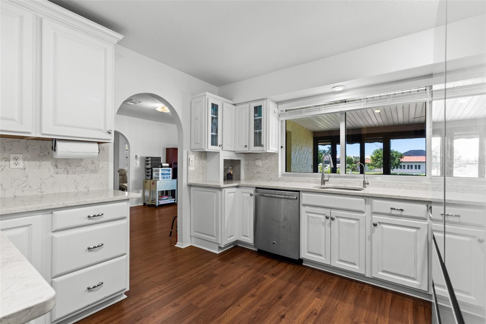 Single Family Residence at 145 BAYSHORE CT, PUNTA GORDA, photo 8 of 38