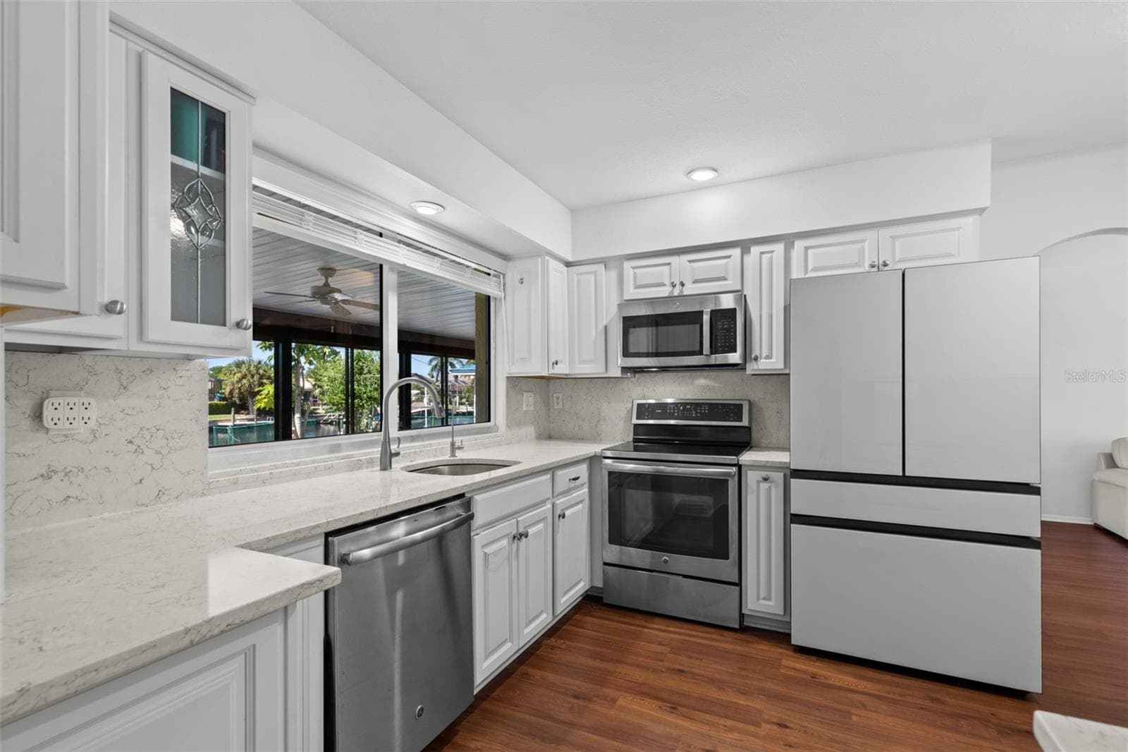 Single Family Residence at 145 BAYSHORE CT, PUNTA GORDA, photo 9 of 38