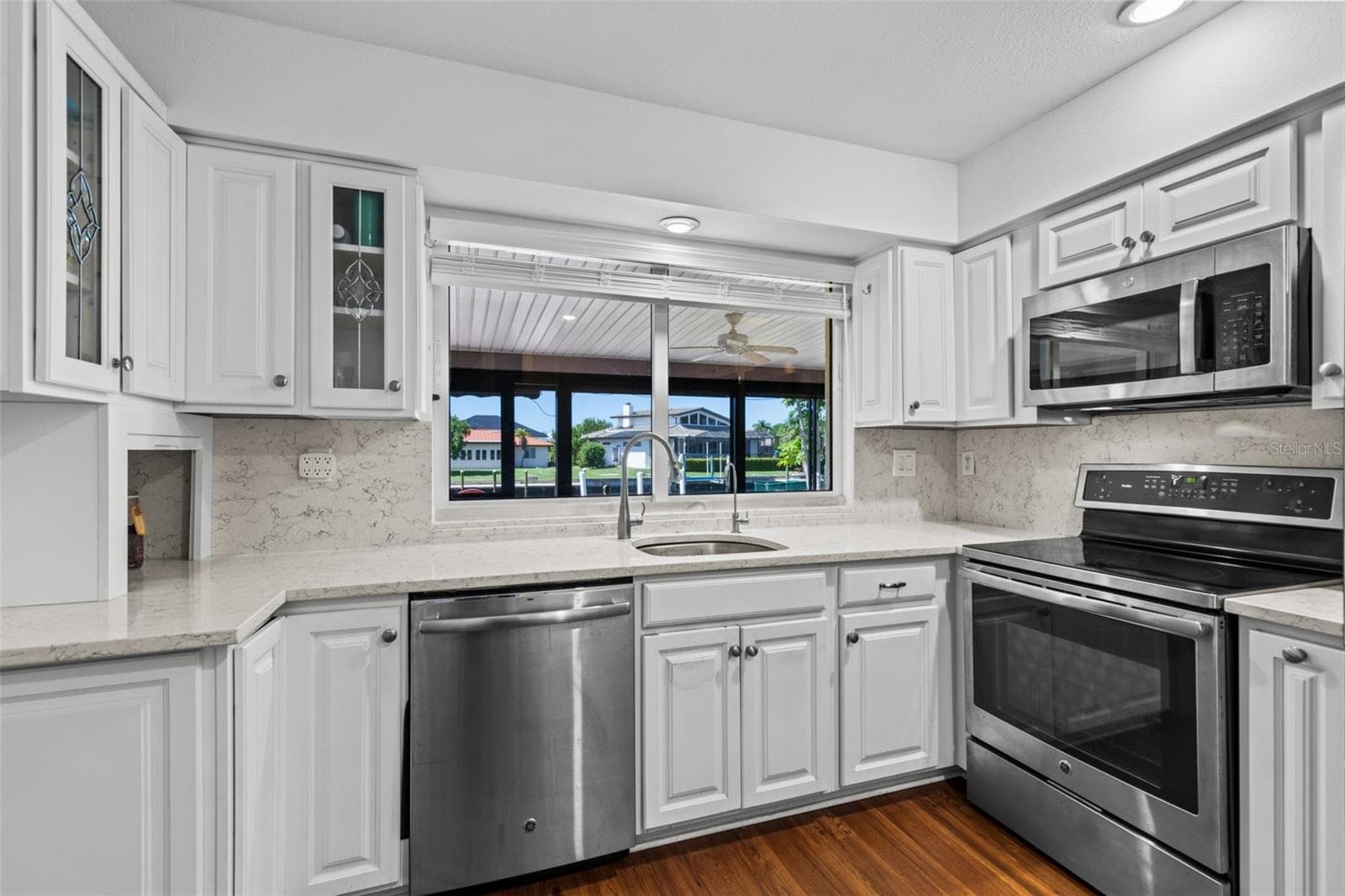 Single Family Residence at 145 BAYSHORE CT, PUNTA GORDA, photo 10 of 38