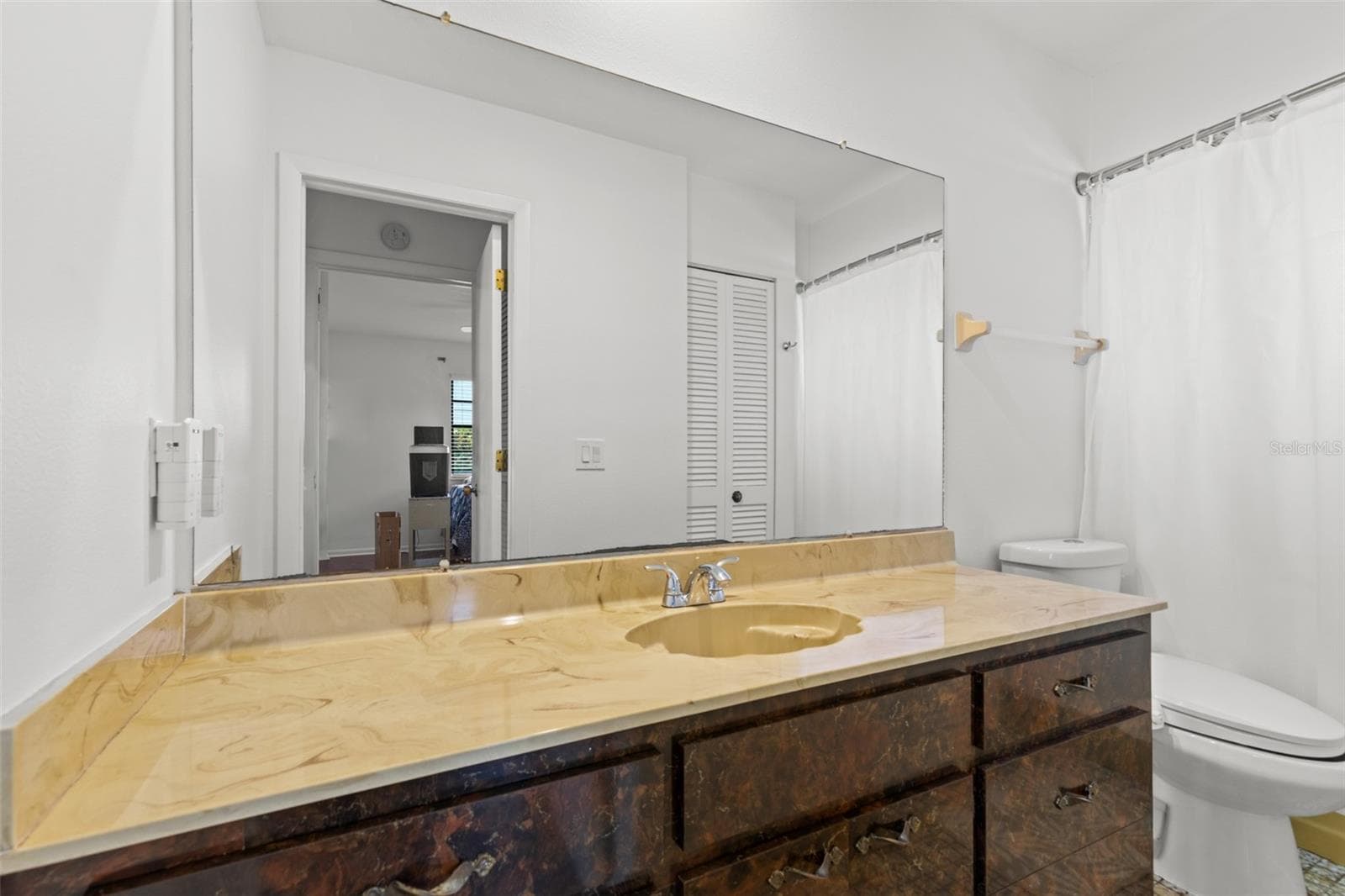 Single Family Residence at 145 BAYSHORE CT, PUNTA GORDA, photo 19 of 38