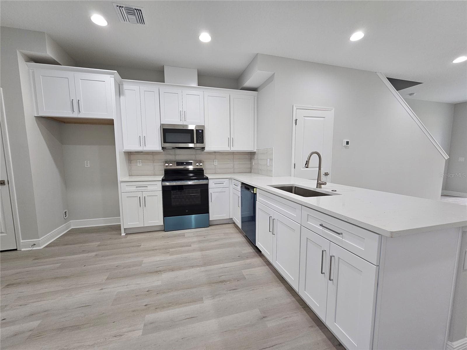 Townhouse at 7725 93RD ST N, SEMINOLE, photo 3 of 14