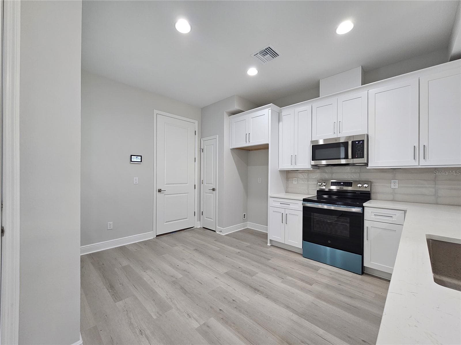 Townhouse at 7725 93RD ST N, SEMINOLE, photo 4 of 14