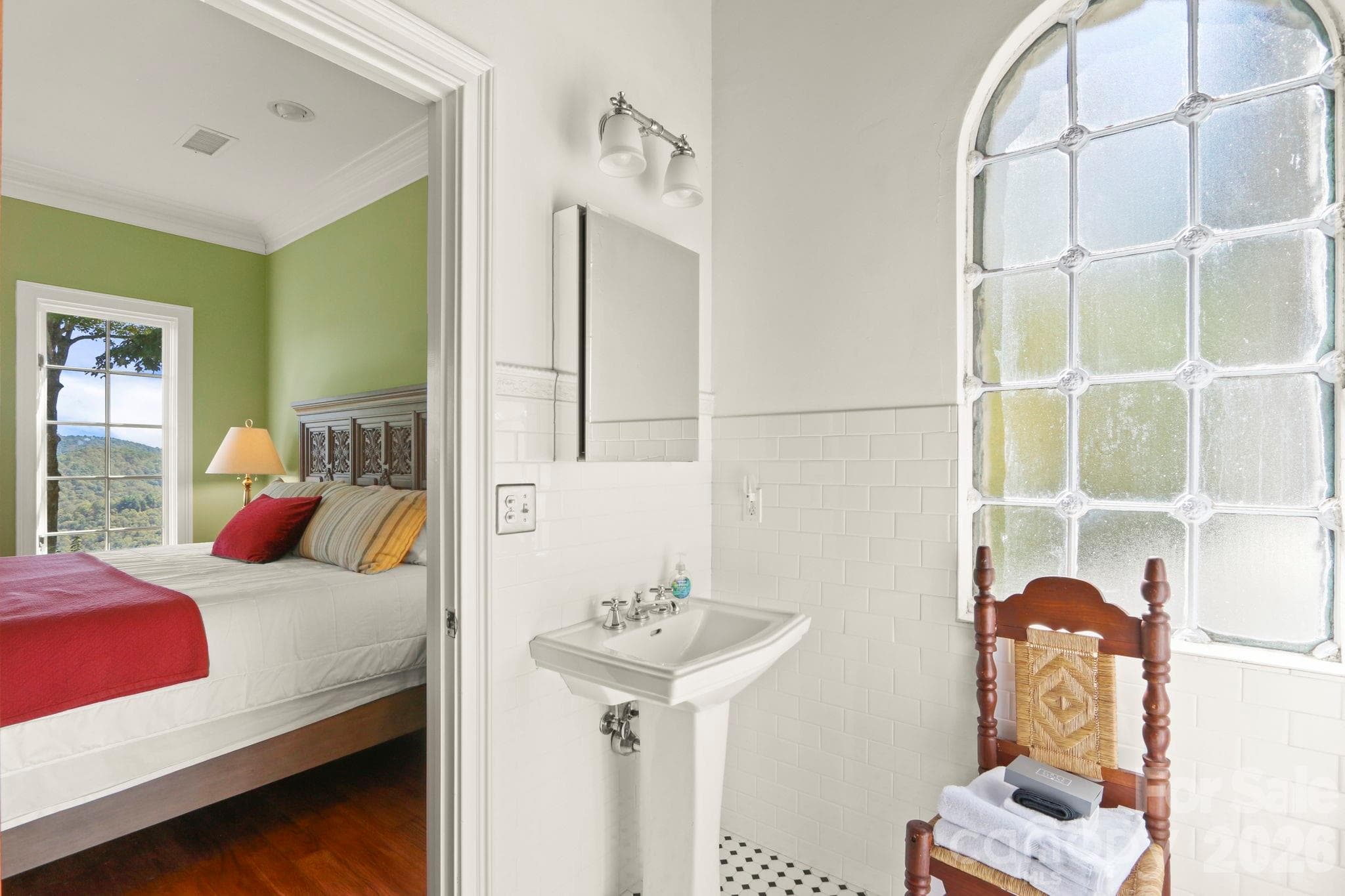 Second-level suite 2 bath - 5742 NC Highway 194 None S, Banner Elk